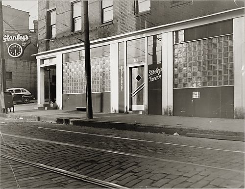 Stanley's Tavern at Fullerton Street and Wylie Avenue