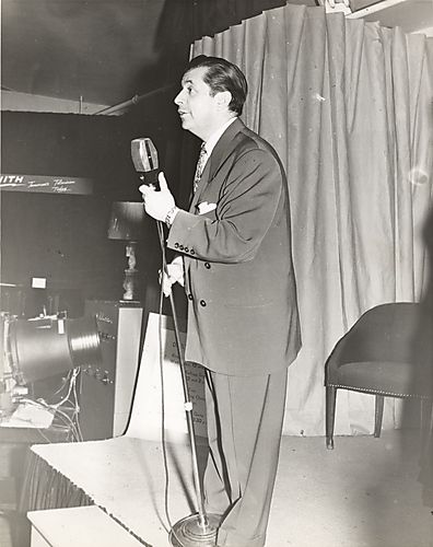 Comedian Morey Amsterdam