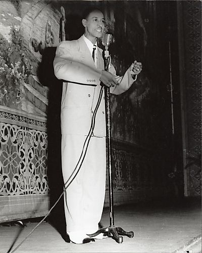 Larry Steele, singer and master of ceremonies for jazz shows in the Hill District