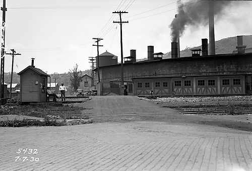 Sixteenth Street Crossing