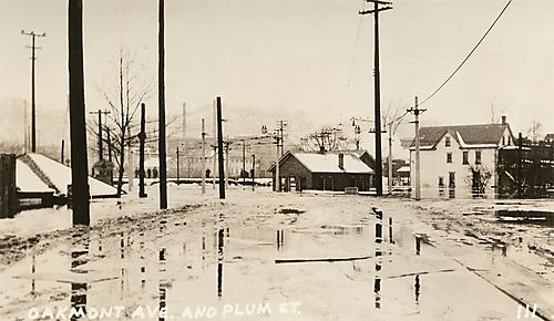 Oakmont Avenue &amp; Plum Street, 1936 Flood