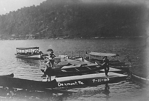 Oakmont Boat Club Members Prepare to Canoe