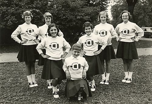 Eighth Grade Oakmont Cheerleaders