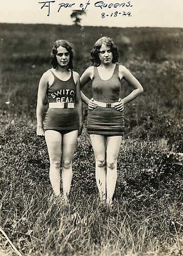 A Pair of Queens 8-18-29