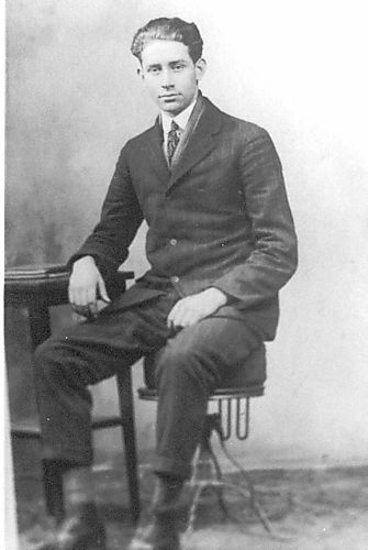 George L. Johnston was to marry Elsie Strochein