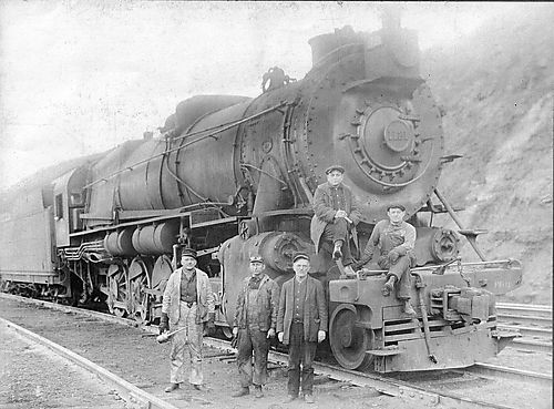 Crew of Engine No. 1121