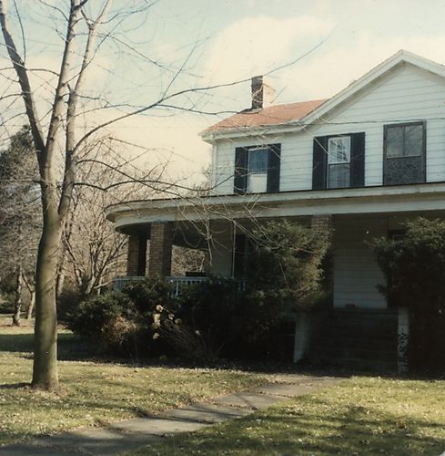 Circular porch at the Fred Boyce Farm House