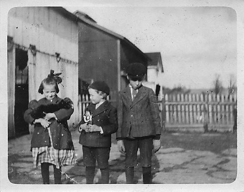 Gilfillan children on the Gilfillan farm