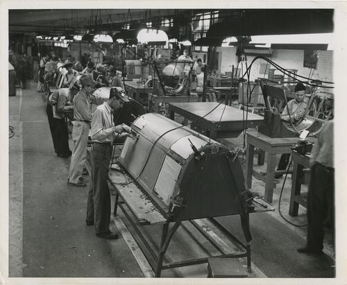 Safety glass manufacturing for American military bombers during World War II