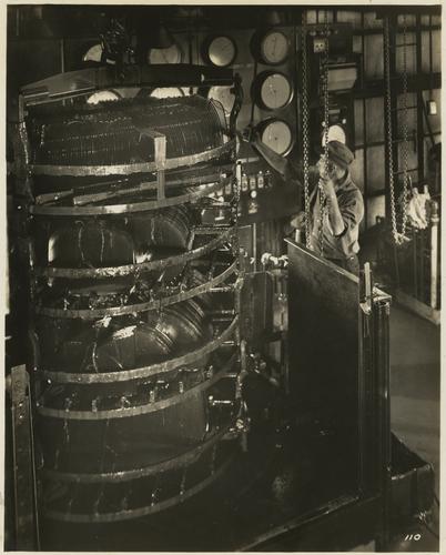 Multiplate bullet-proof glass in autoclave 