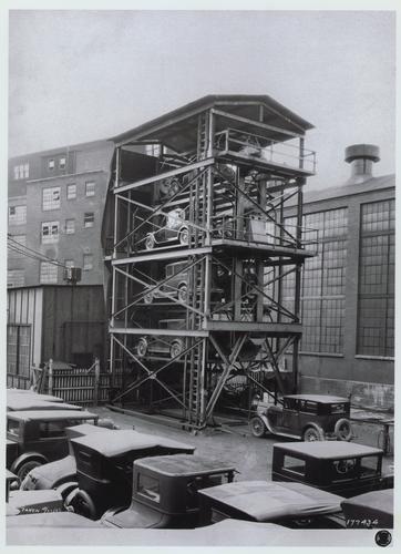 Vertical parking machine