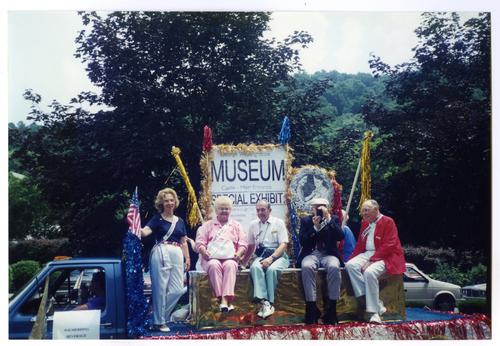 Wilmerding Parade with former Westinghouse employees (2)
