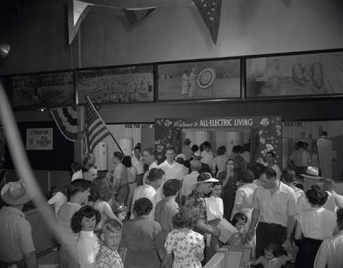 Crowd at Electric League display at Allegheny County Fair 