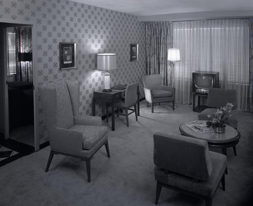 Carlton House Hotel room