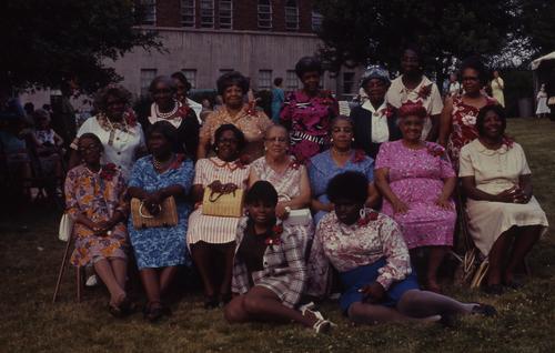 Tuberculosis League of Pittsburgh volunteer lawn party