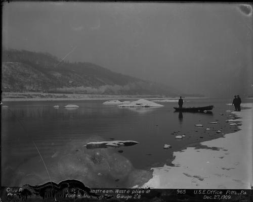 Waste Piles in Ohio River (2)