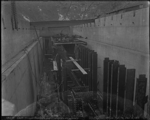 Ohio River Dam 7 Upper Lock Gate Construction