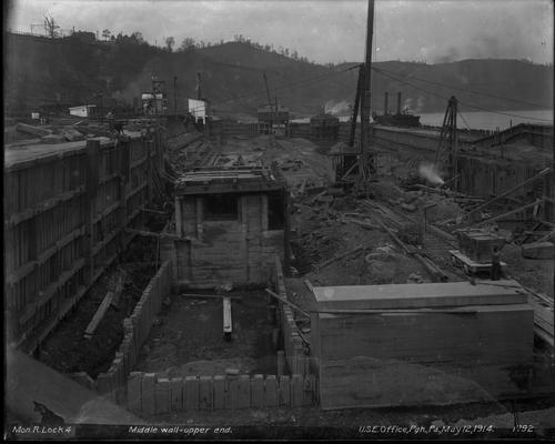 Monongahela River Lock  4 Middle Wall