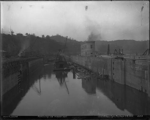 Monongahela River Lock 4 Lock Wall Removal