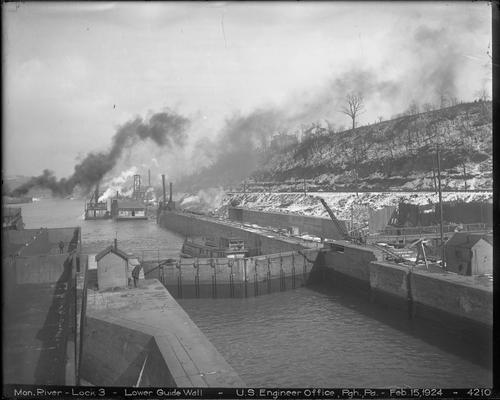 Monongahela River Lock 3 Lower Guide Wall