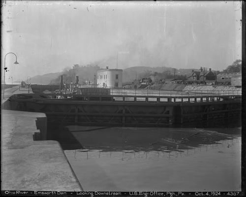Boat Using Emsworth Locks and Dams