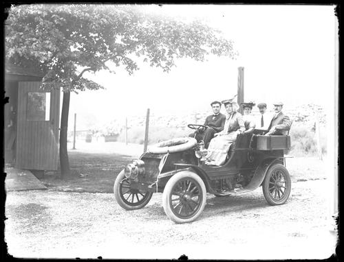 Robert Pitcairn Jr. Driving his Winton