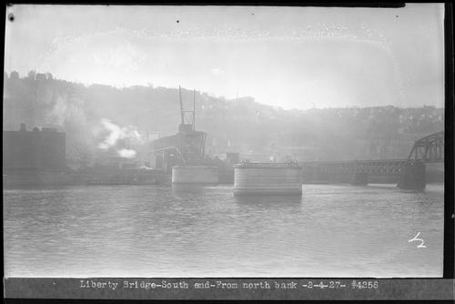 Liberty Bridge - South End from North Bank