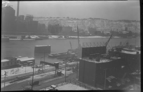 Early Construction of the Sixth St. Bridge