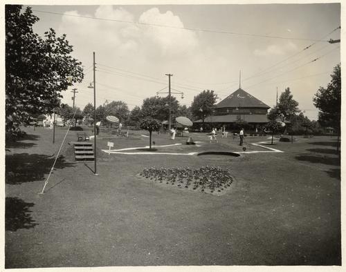 Miniature golf (2)