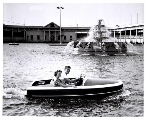 U-Drive-Em Boats (swimming pool) (1)