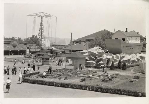Noah&#039;s Ark and garden (1)
