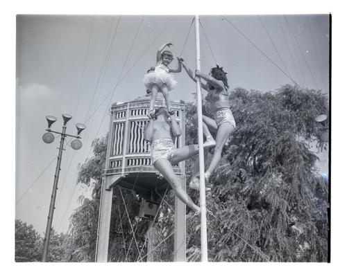 Acrobatic act on Lagoon stage (5)