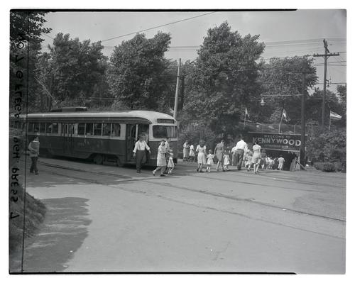 Kennywood trolley station (2)