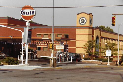 Black’s Gulf Station and the Jewish Community Center