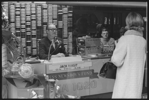 Jack Bogut at Horne's Department Store (2)