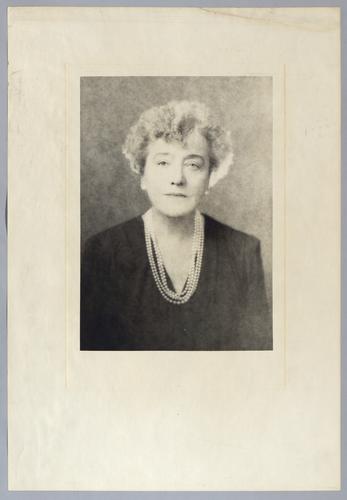 Mary Roberts Rinehart portrait in dark dress and pearls