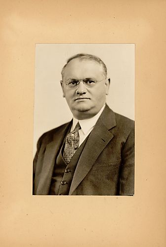 Scrapbook containing letters of condolences, obituaries, etc. for Alexander Lowy