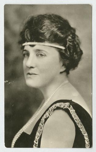 Mary Roberts Rinehart portrait in black dress and circlet