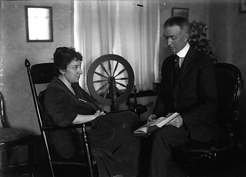 Sandy and Cathenne Lamb in living room, Cheswick