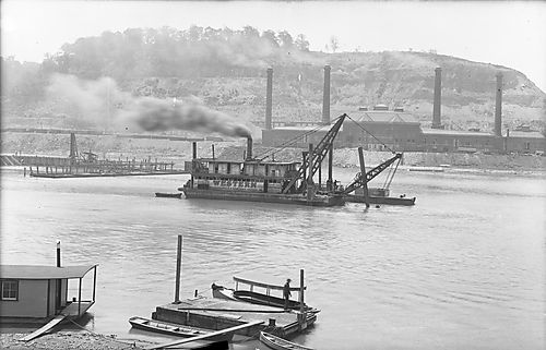 Dipper Dredge at Work