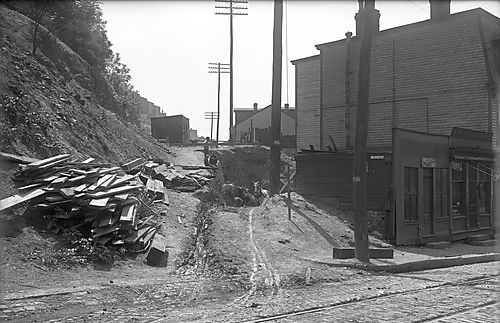 Metcalf Street Wall
