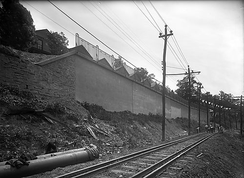 Buffington Avenue Wall