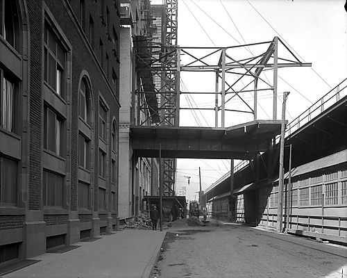 Footbridge over Duquesne Way