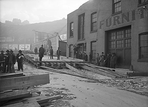 Construction on Bigelow Boulevard