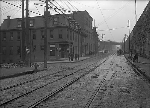 East Carson Street