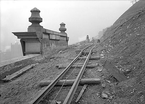 Construction of Bigelow Boulevard Wall