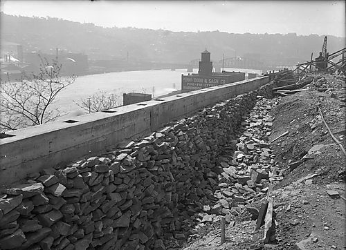 Boulevard of the Allies Wall Construction