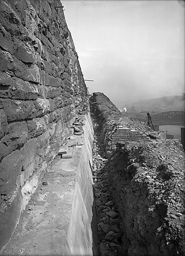 Boulevard of the Allies Wall Construction