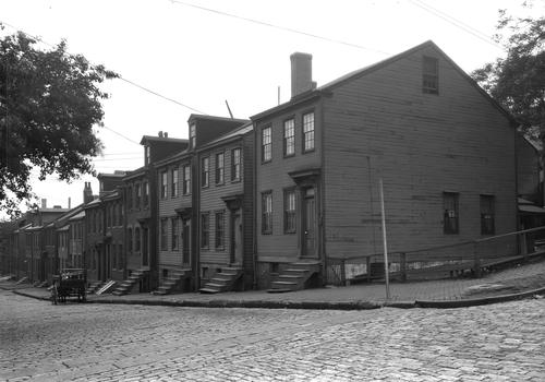 Sarah Street at 7th Street