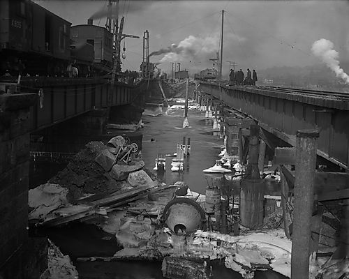 Mahoning River Street